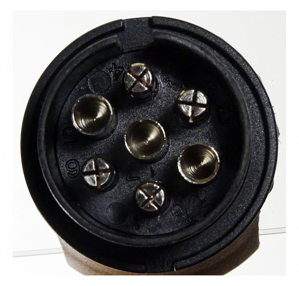 Kfz.-Adapter für Anhängerkupplung 13-polig auf 7-polig ID17891